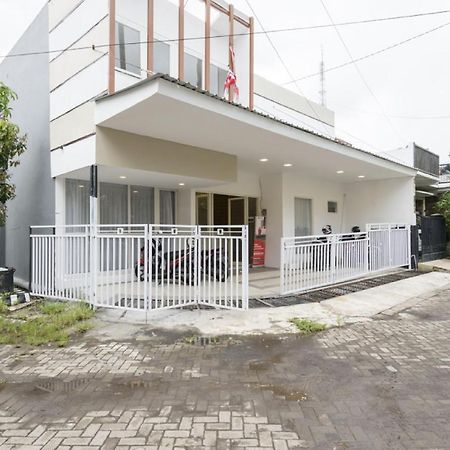 Reddoorz Syariah @ Griya Shanta Malang Zewnętrze zdjęcie